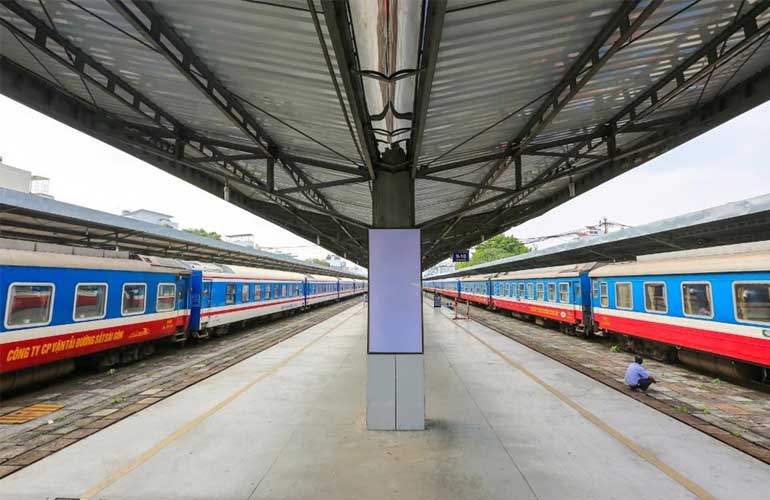 Go to Dalat by train