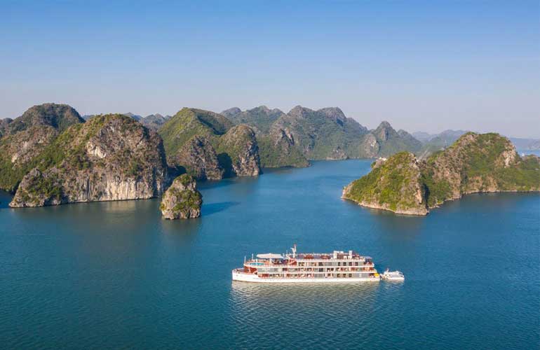 Cruise in Halong Bay
