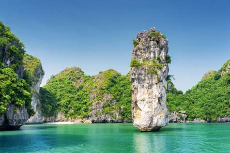 Lunch will be served at 1:00 PM in The Opera restaurant as Le Théatre Cruise sets sail towards the enchanting Halong Bay