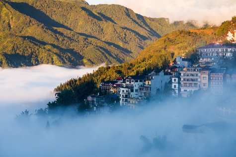 exploring the charming town of Sapa