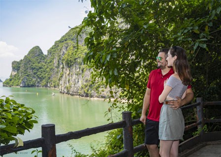 Hanoi – Halong Bay – Sung Sot Cave – Trinh Nu Cave – Titov Island – Hanoi (L)