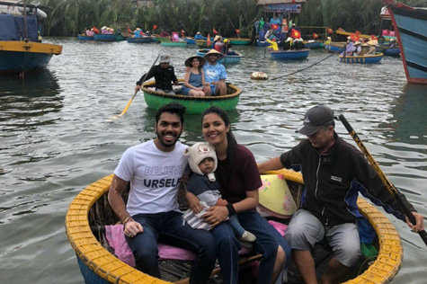 Tourists are excited to experience basket boat rowing to visit the Bay Mau nipa palm forest.